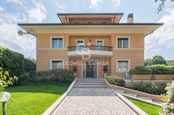 casa indipendente in vendita a Pesaro in zona Centro Città