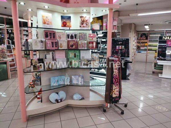 negozio in vendita a Pesaro