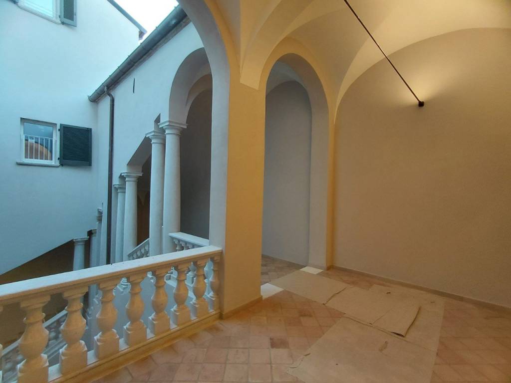 appartamento in vendita a Pesaro in zona Centro Città