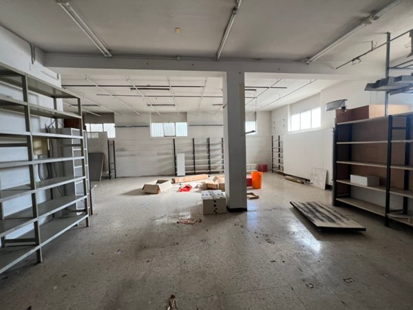 negozio in vendita a Pesaro in zona Muraglia