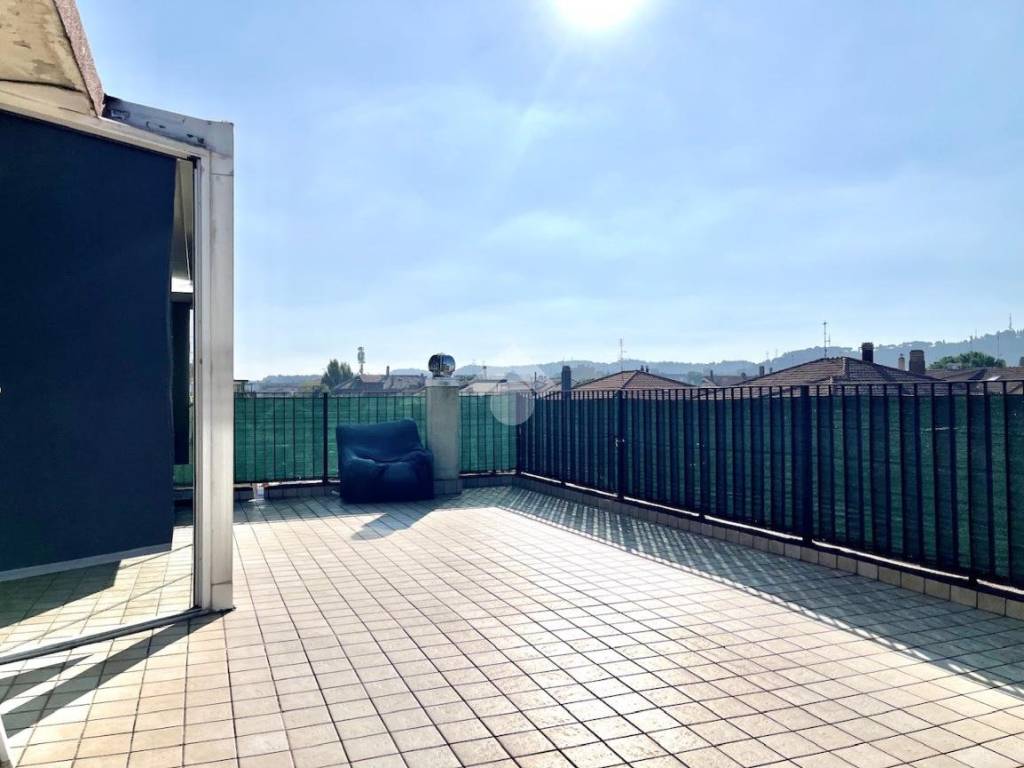 casa indipendente in vendita a Pesaro in zona Pantano