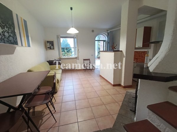 casa indipendente in vendita a Pesaro in zona Trebbiantico