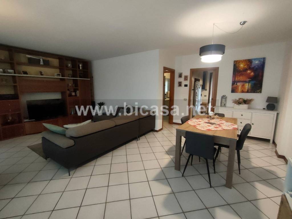 appartamento in vendita a Pesaro in zona Santa Veneranda