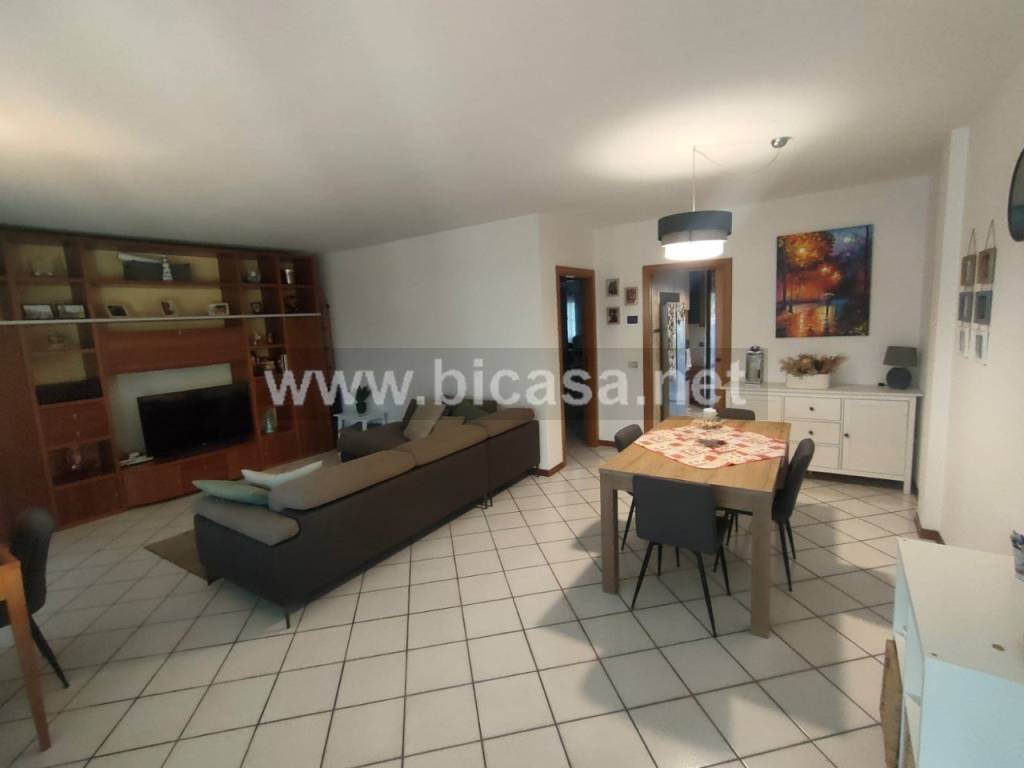 appartamento in vendita a Pesaro in zona Santa Veneranda