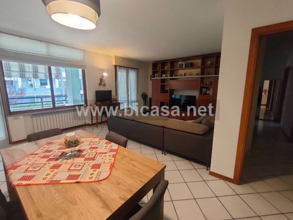 appartamento in vendita a Pesaro in zona Santa Veneranda