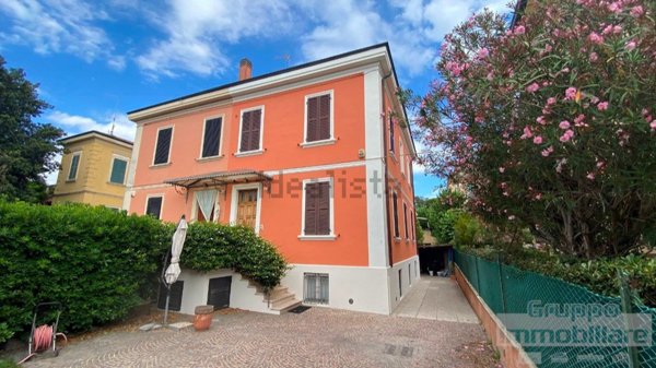 casa indipendente in vendita a Pesaro in zona Mare