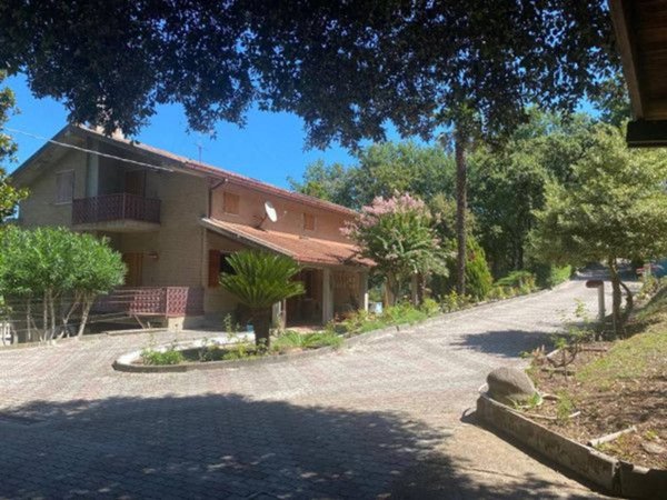 casa indipendente in vendita a Pesaro in zona Mare