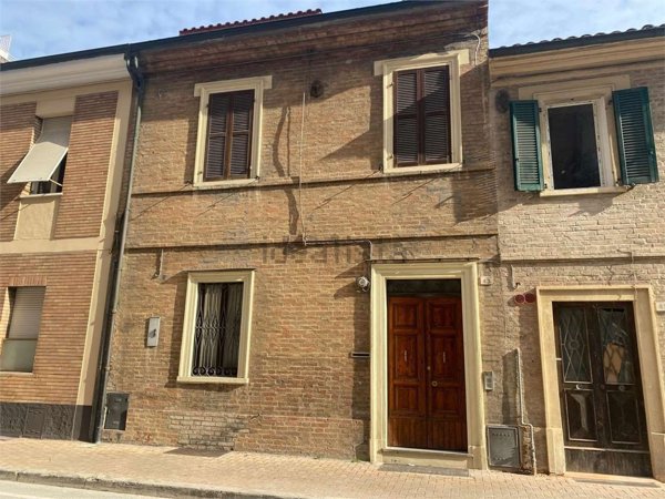 casa indipendente in vendita a Pesaro in zona Mare