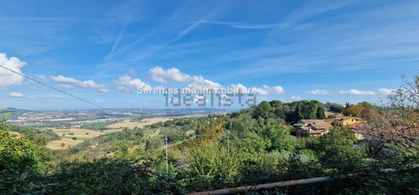 casa indipendente in vendita a Pesaro