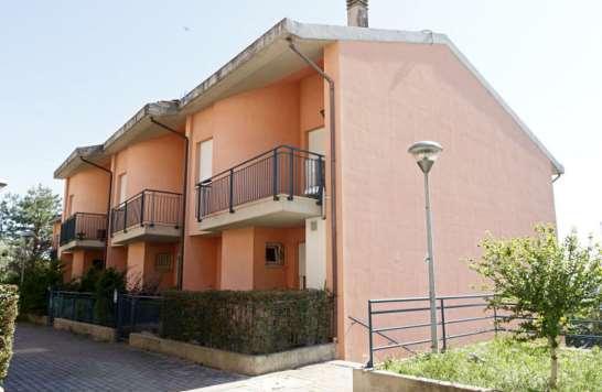 casa indipendente in vendita a Pesaro in zona Candelara