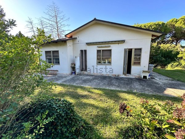 casa indipendente in vendita a Pesaro