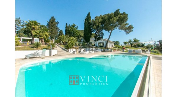 casa indipendente in vendita a Pesaro