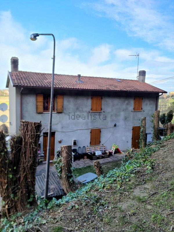 casa indipendente in vendita a Pesaro in zona Ginestreto