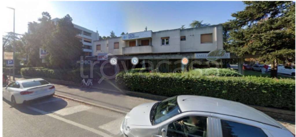 ufficio in vendita a Pesaro in zona Vismara