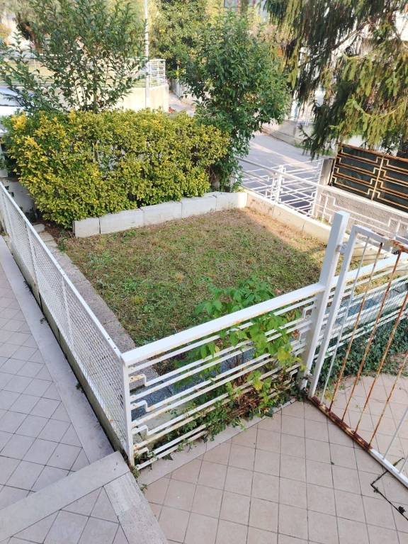 appartamento in vendita a Pesaro in zona Trebbiantico