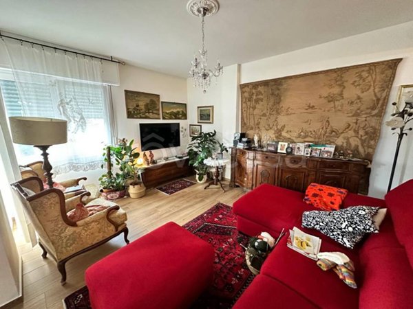 casa indipendente in vendita a Pesaro