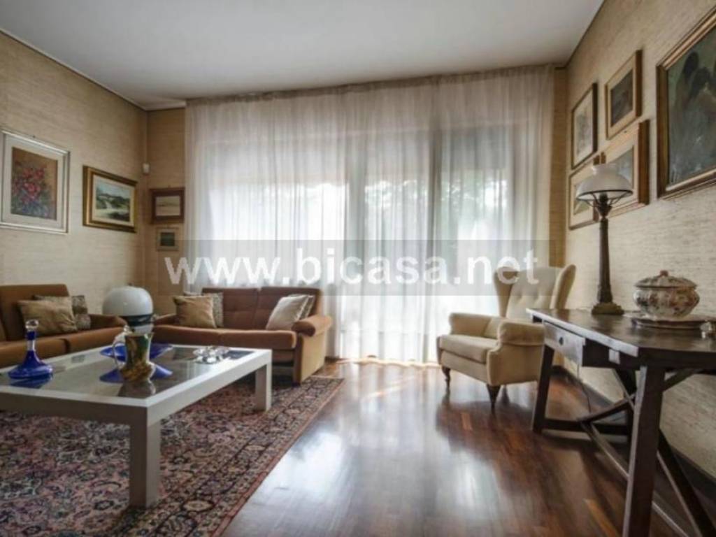 appartamento in vendita a Pesaro in zona Mare