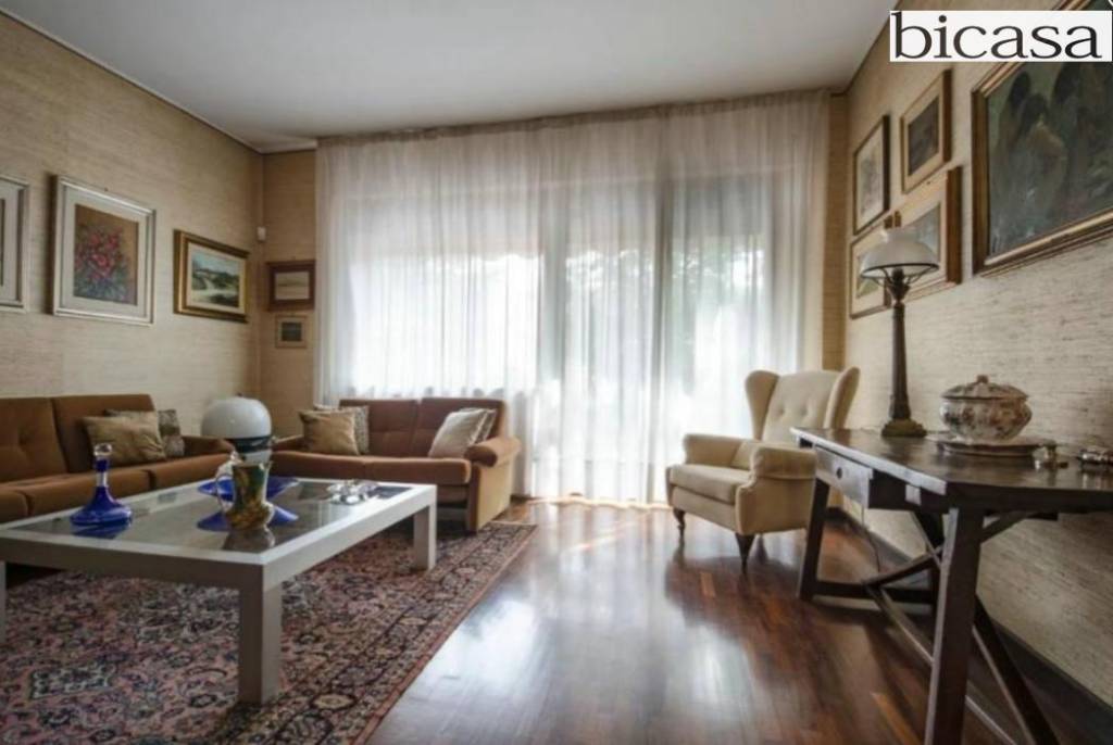 appartamento in vendita a Pesaro in zona Mare