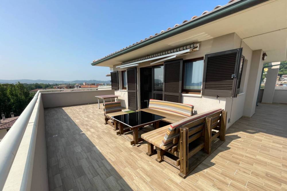 appartamento in vendita a Pesaro in zona Mare