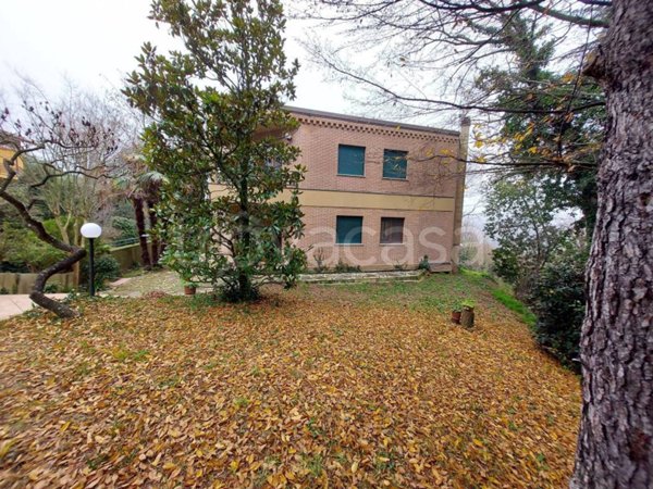 casa indipendente in vendita a Pesaro