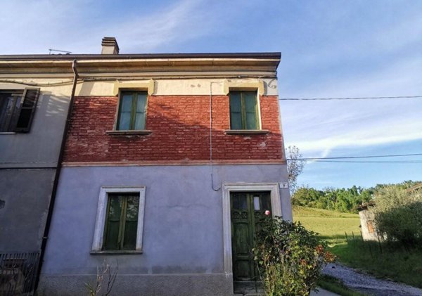 casa indipendente in vendita a Pesaro in zona Santa Maria dell'Arzilla