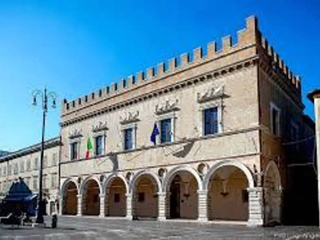 casa indipendente in vendita a Pesaro in zona Muraglia