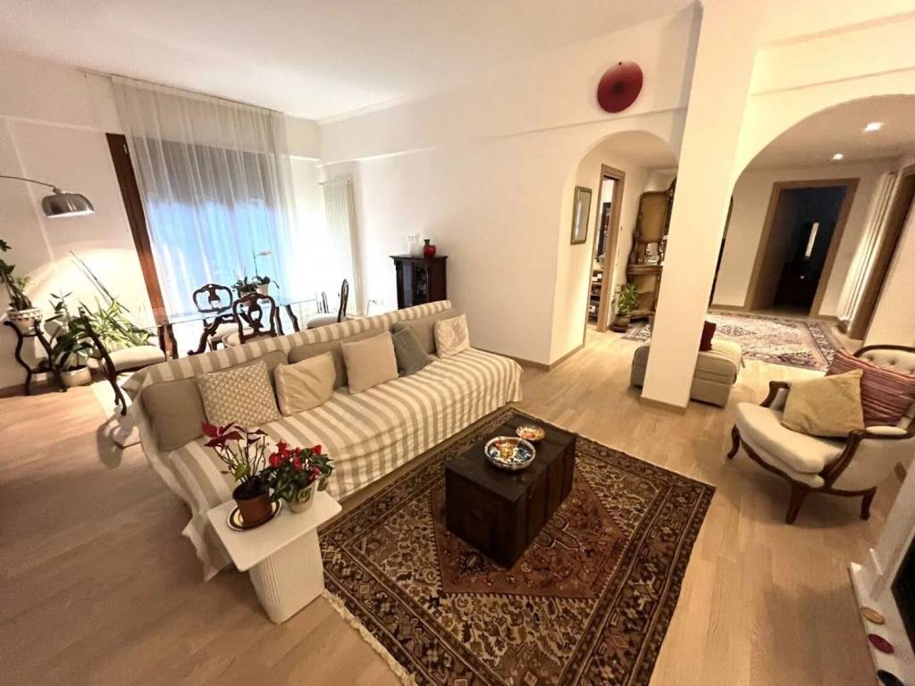 appartamento in vendita a Pesaro in zona Centro Città