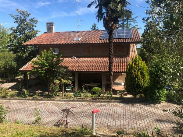 casa indipendente in vendita a Pesaro in zona Centro Città