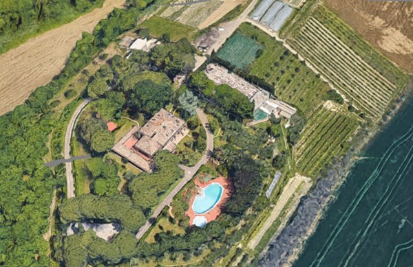 casa indipendente in vendita a Pesaro in zona Mare