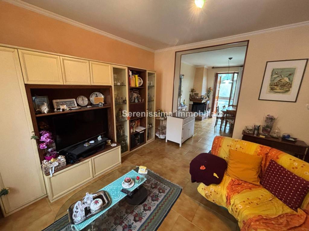 appartamento in vendita a Pesaro in zona Ginestreto