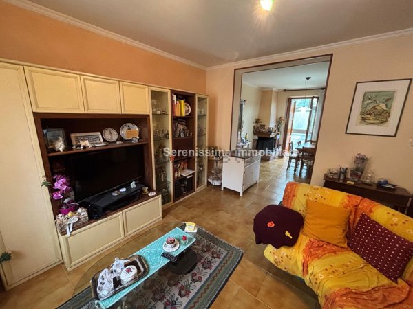 appartamento in vendita a Pesaro in zona Ginestreto