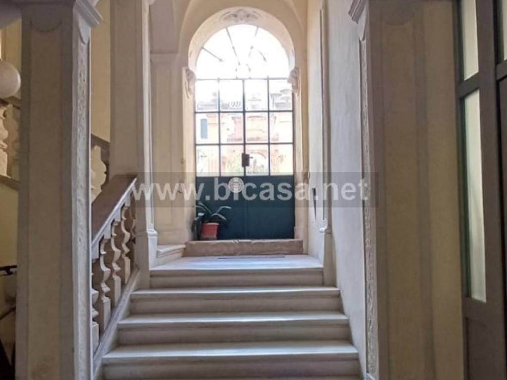 ufficio in vendita a Pesaro in zona Centro Città