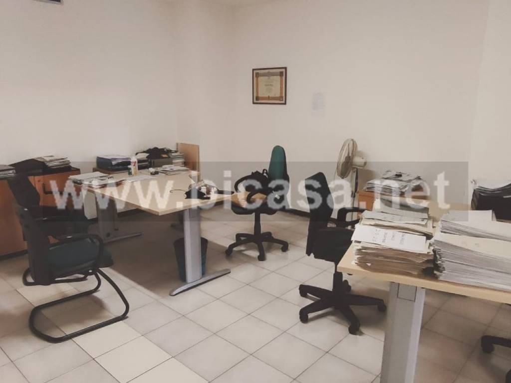 ufficio in vendita a Pesaro in zona Pantano