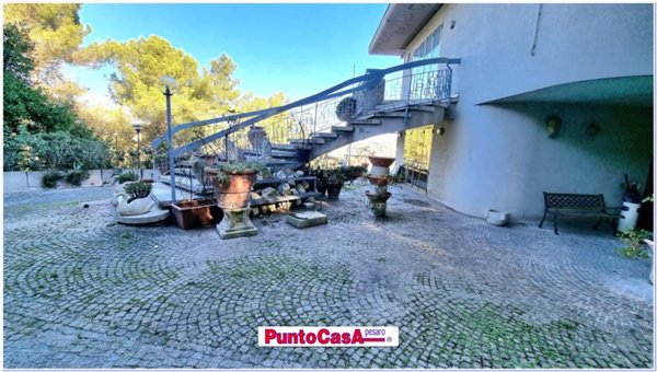 casa indipendente in vendita a Pesaro in zona Muraglia