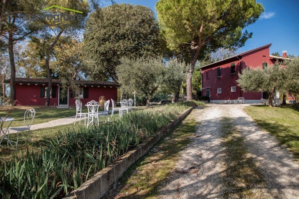 casa indipendente in vendita a Pesaro in zona Castel di Mezzo