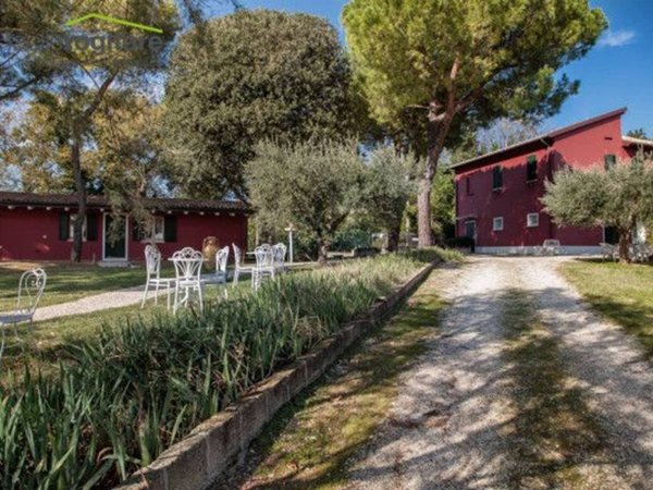 casa indipendente in vendita a Pesaro in zona Castel di Mezzo