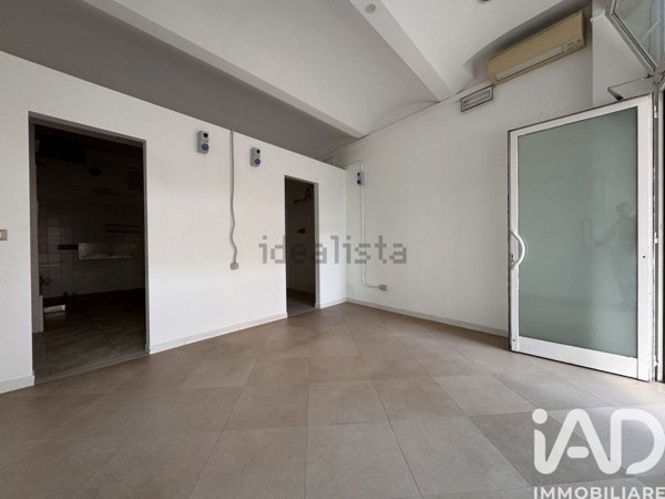 negozio in vendita a Pesaro in zona Novilara