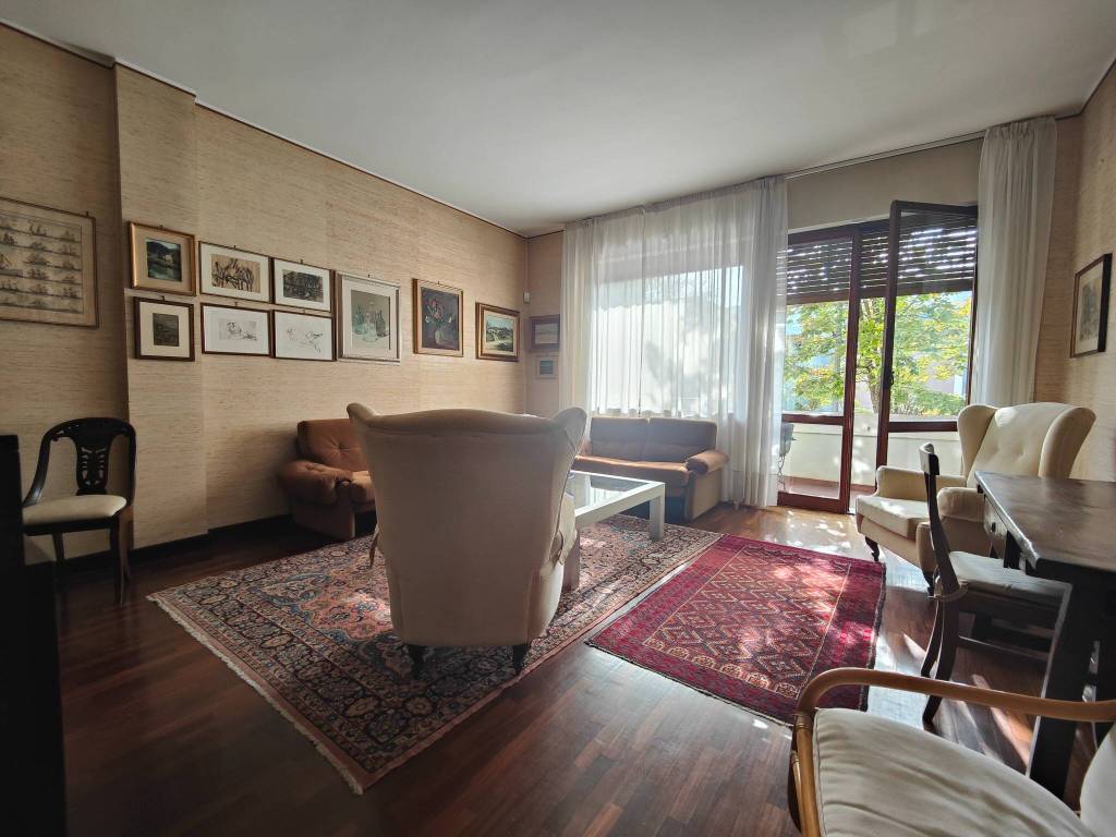 appartamento in vendita a Pesaro in zona Mare