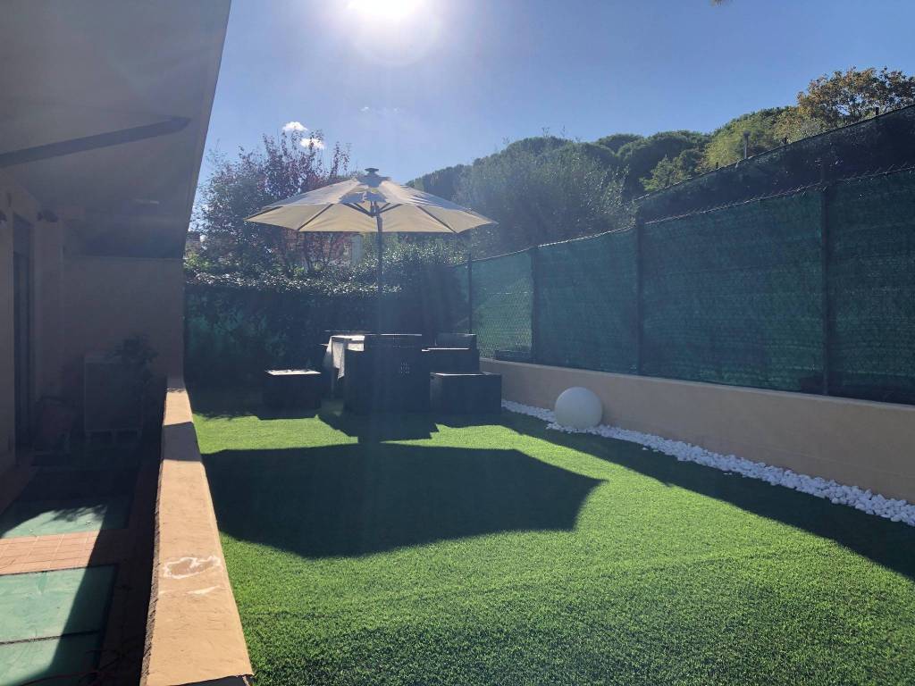 casa indipendente in vendita a Pesaro in zona Trebbiantico