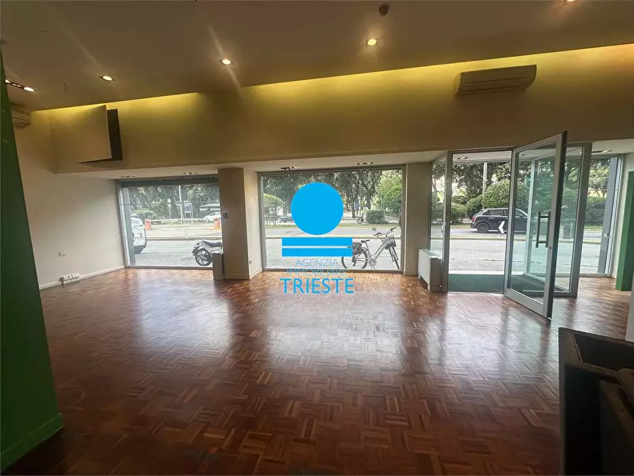 ufficio in vendita a Pesaro