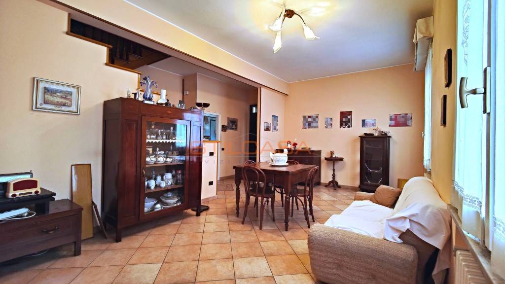 casa indipendente in vendita a Pesaro