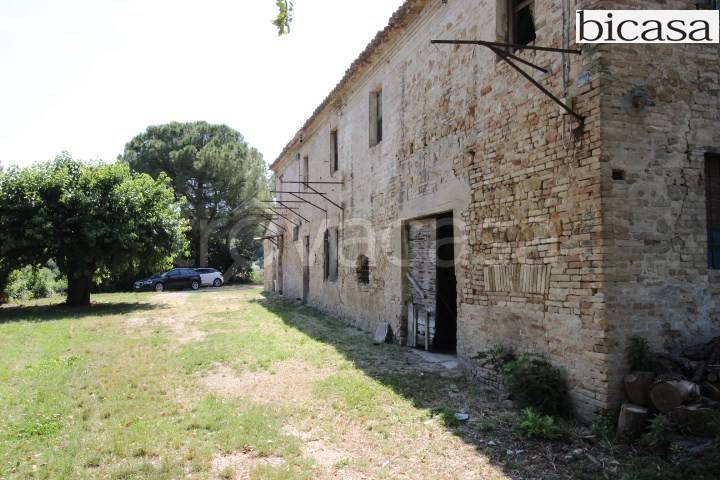 casa indipendente in vendita a Pesaro in zona Cattabrighe