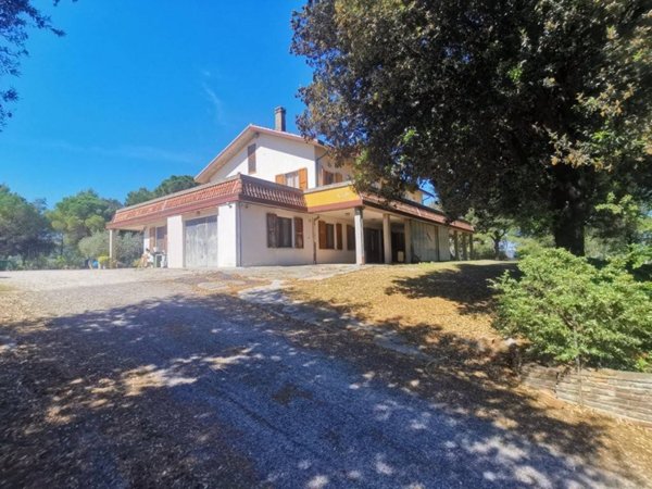 casa indipendente in vendita a Pesaro in zona Novilara