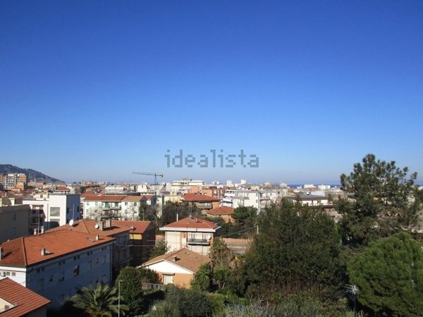 casa indipendente in vendita a Pesaro in zona Mare