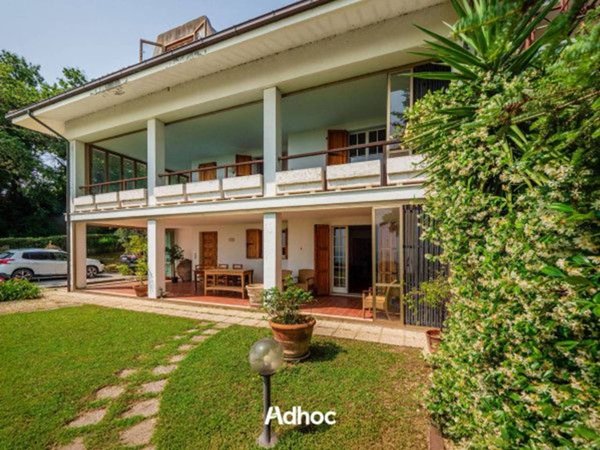 casa indipendente in vendita a Pesaro in zona Mare