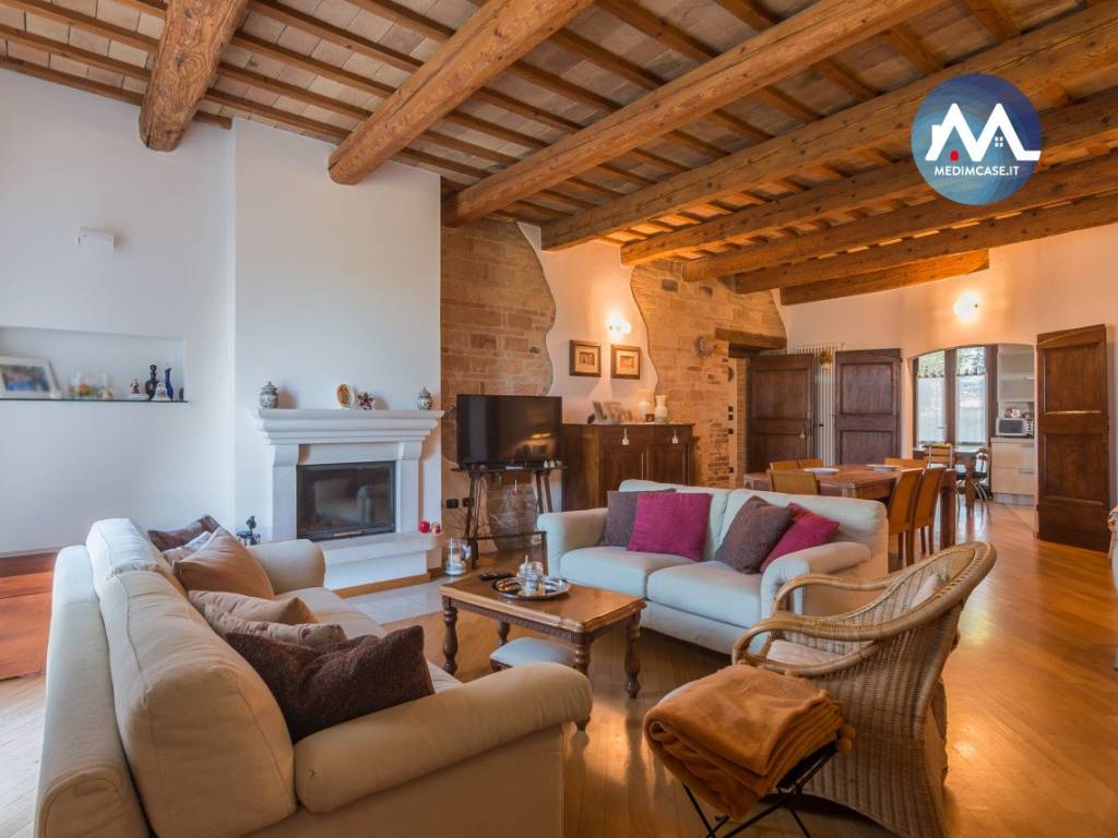 casa indipendente in vendita a Pesaro in zona Candelara