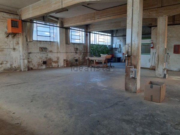 ufficio in vendita a Pesaro in zona Centro Città