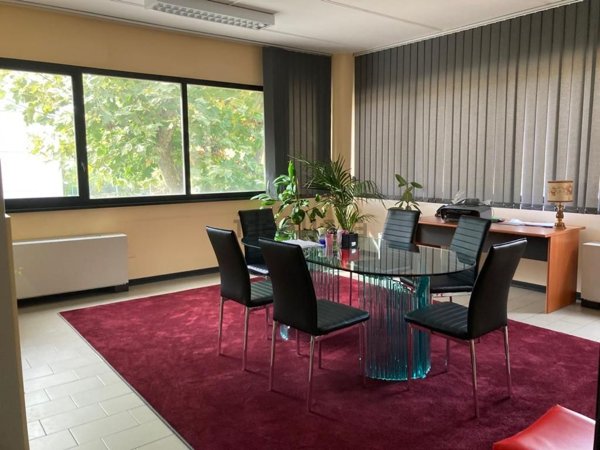 ufficio in vendita a Pesaro