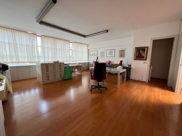 ufficio in vendita a Pesaro in zona Mare