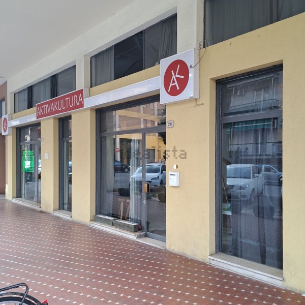negozio in vendita a Pesaro